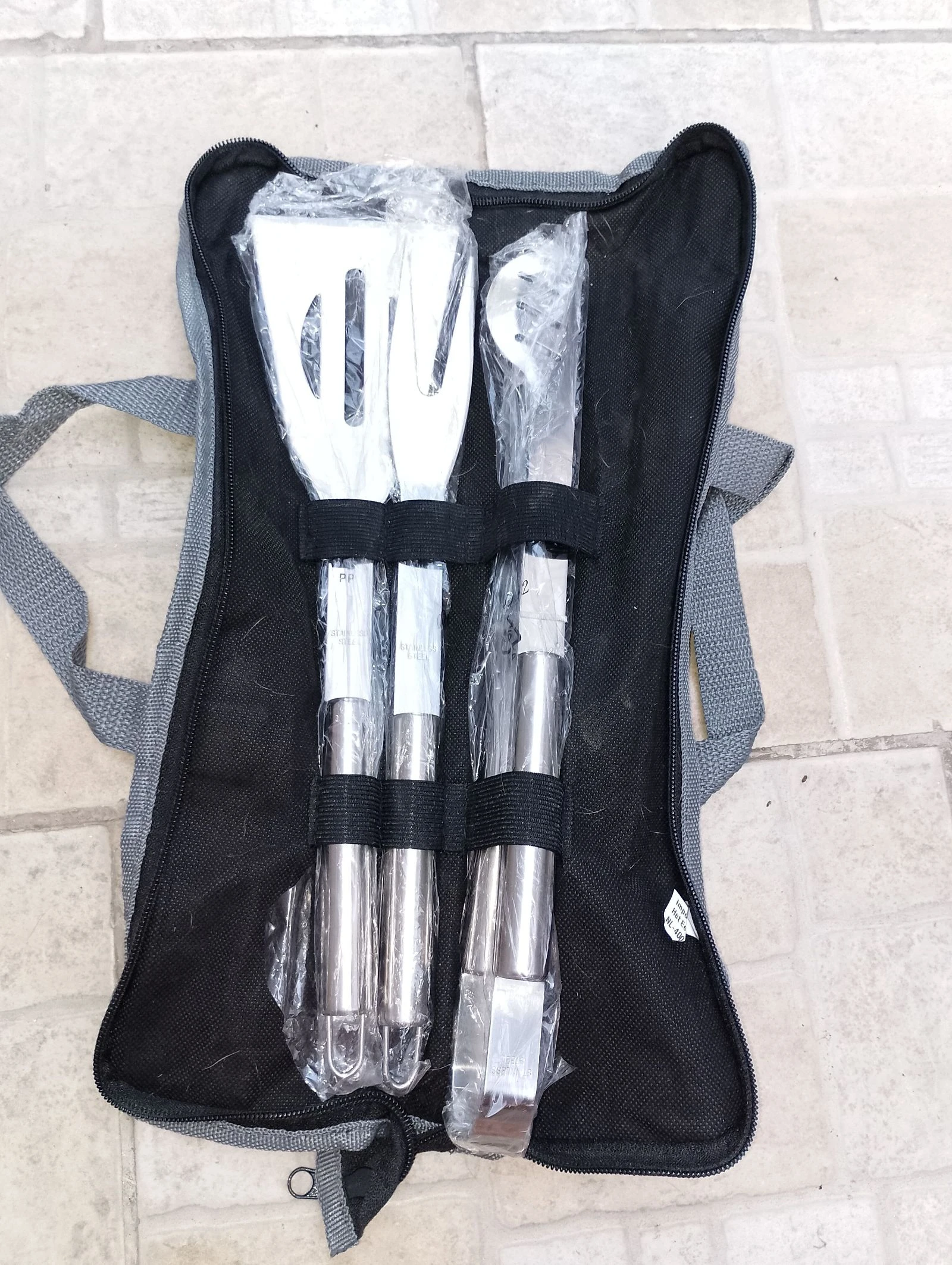 Set d’ustensiles de barbecue AGRIFA avec housse de rangement Neuf